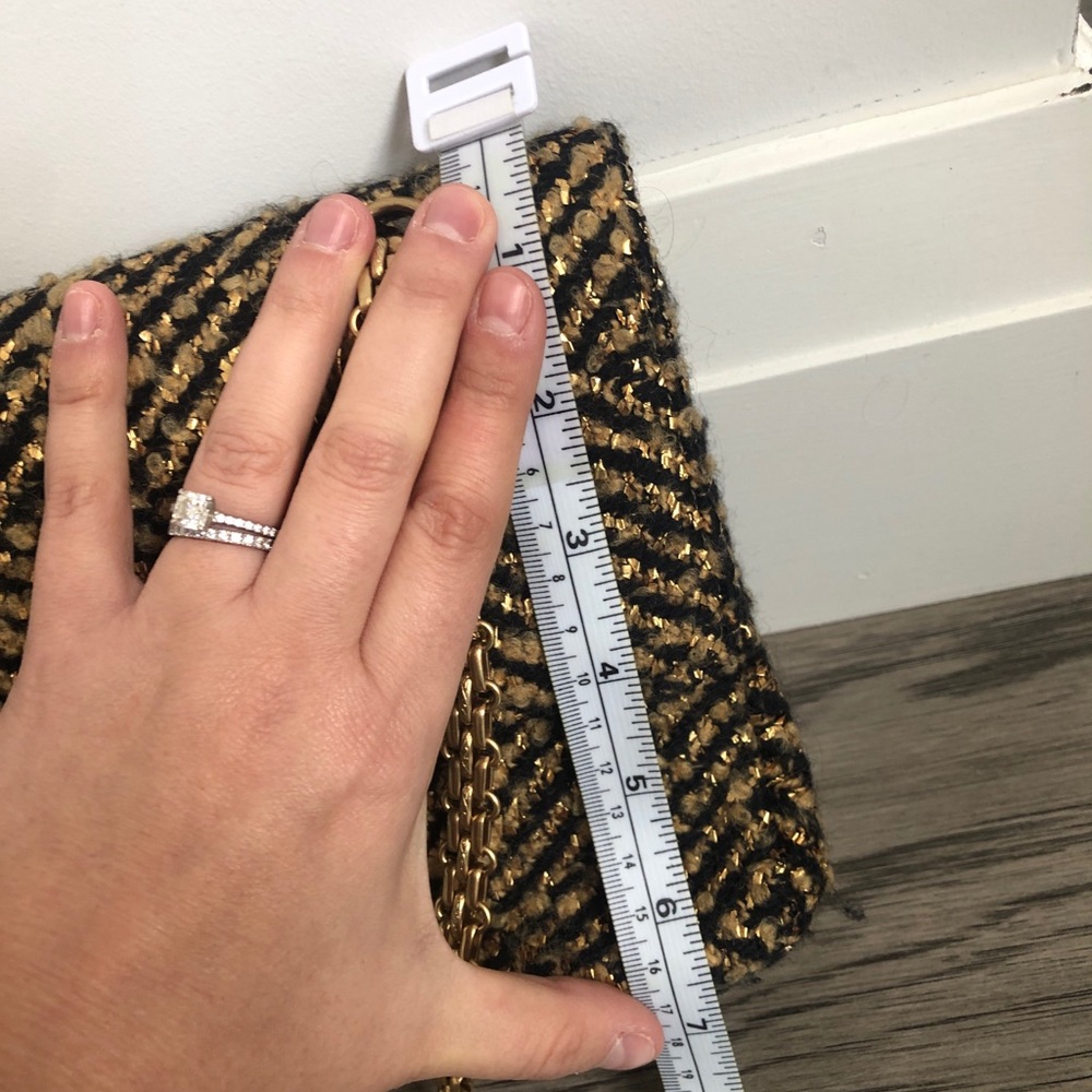 💵 👇Authentic Chanel Purse - Picture 3 of 5